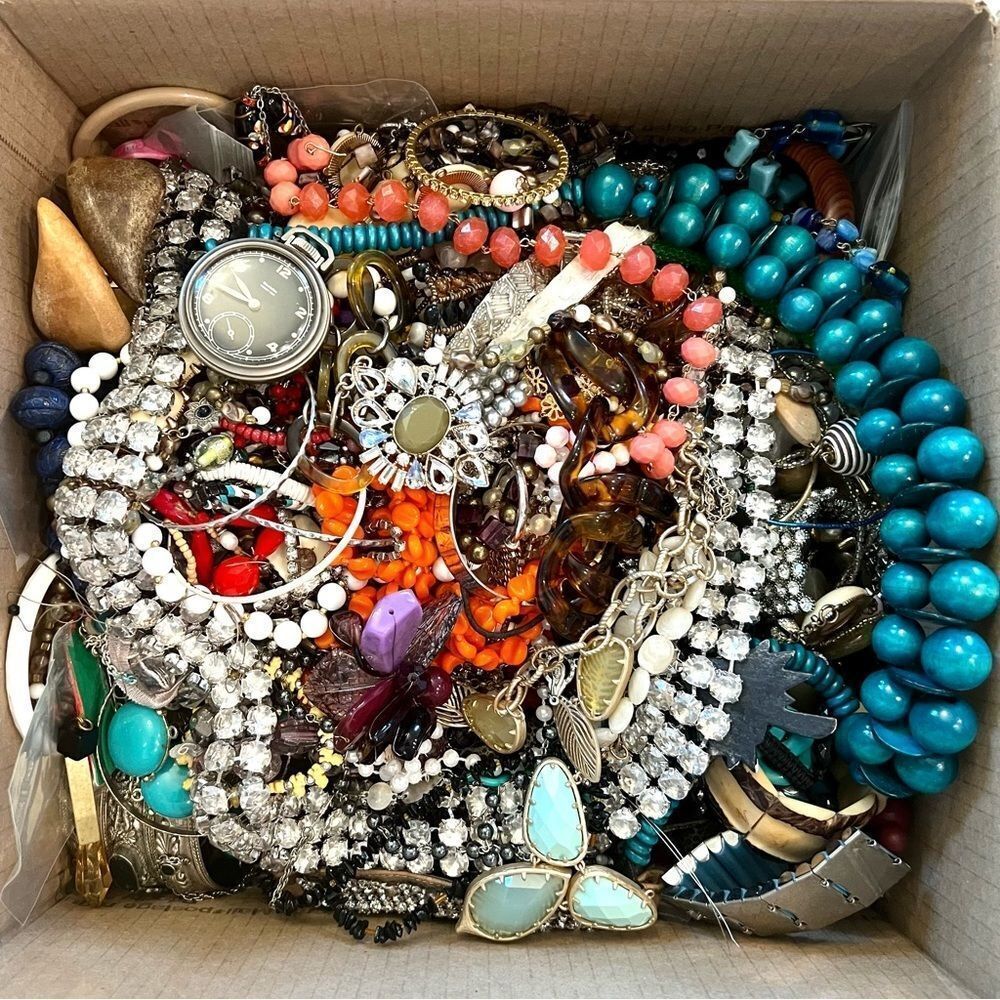 3 LB “BOTTOM OF BOX” MYSTERY JEWELRY LOT~ Hidden treasures from Jewelry Haul
